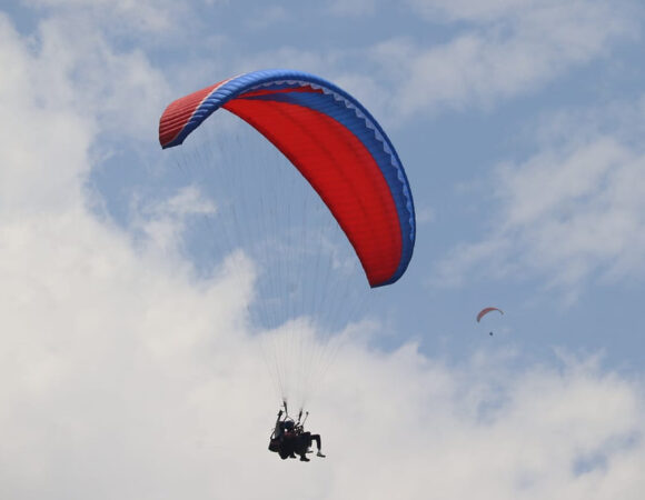 Paragliding in kashmir altitude 7400ft