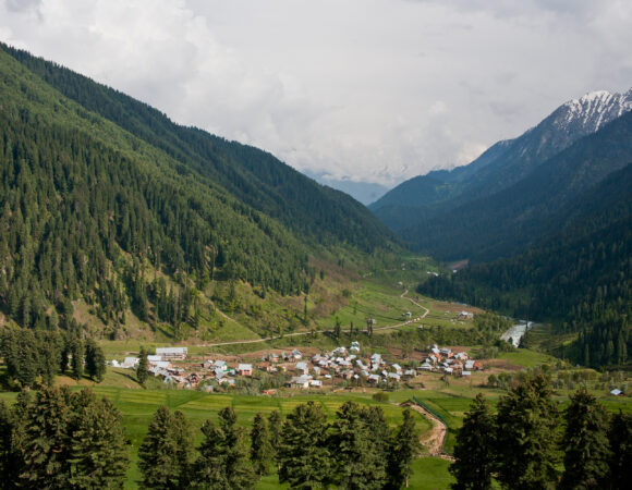 Aru Valley : Beyond the Clouds