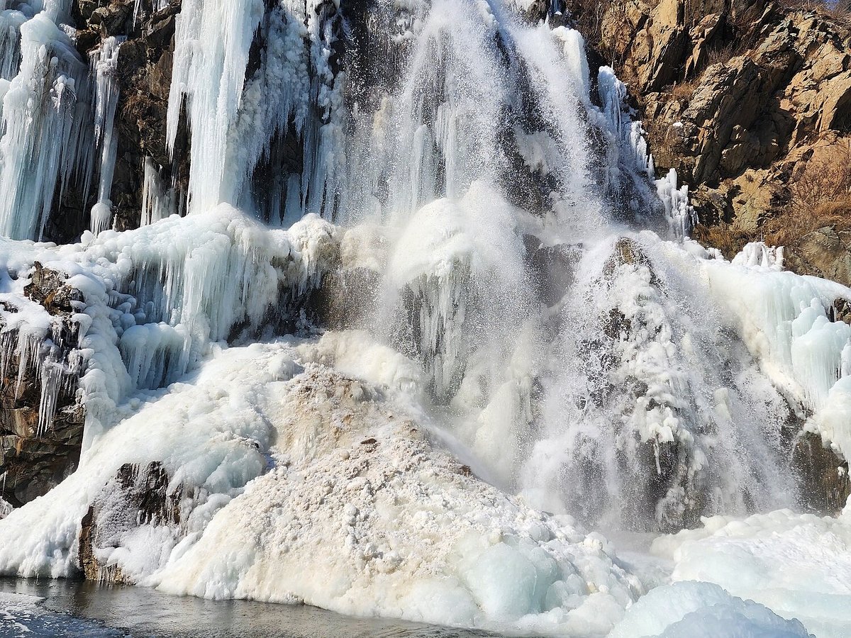 Drung waterfall kashmir golden wheels