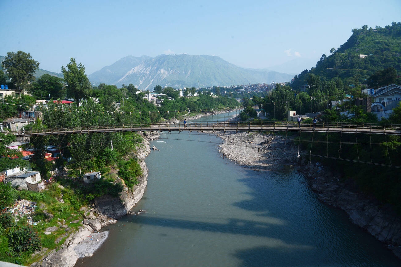 Keran Valley tour golden wheels