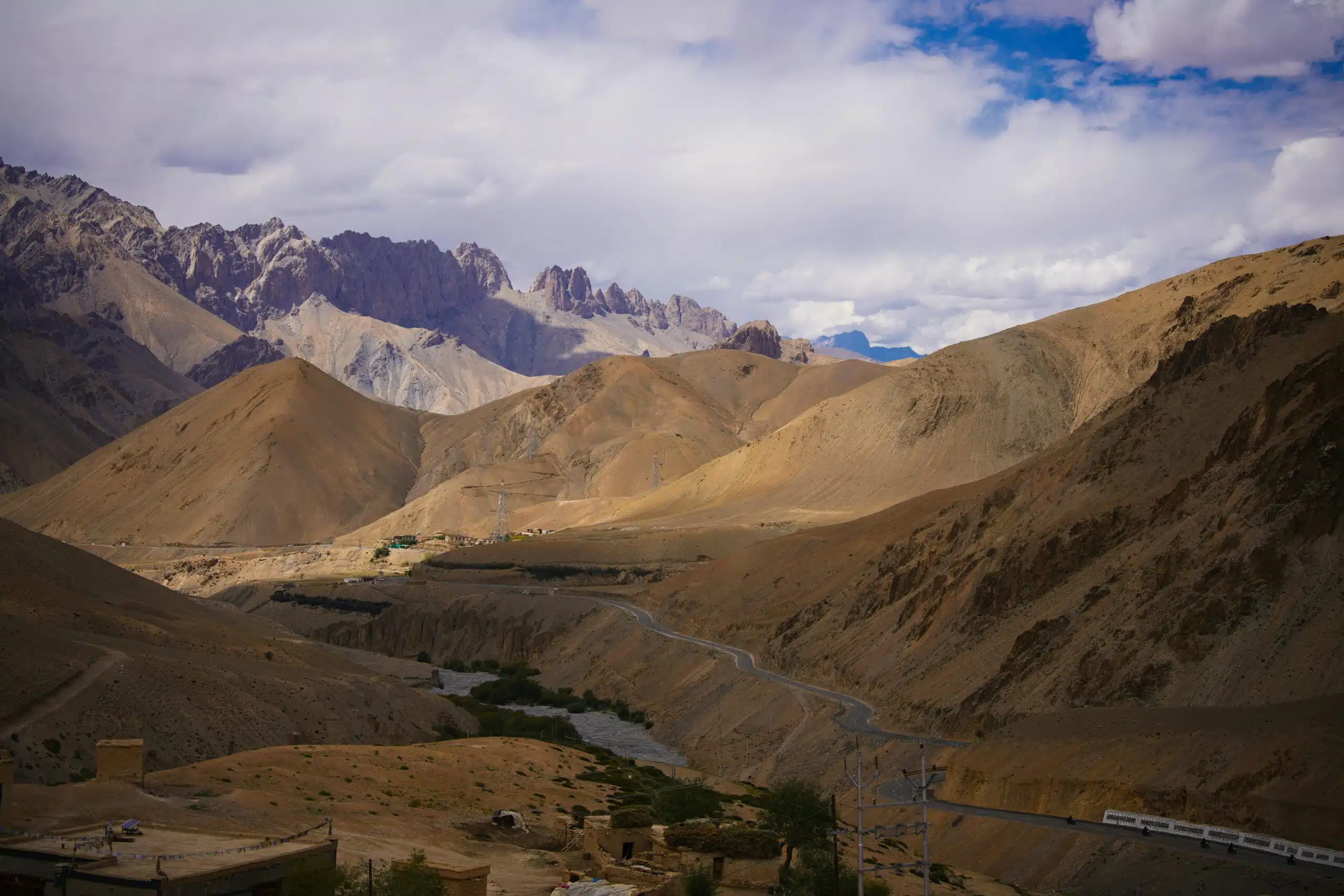 drass valley ladakh golden wheels