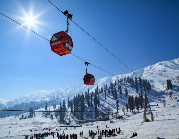 Gulmarg, Kashmir : Ski, Snow, and Stunning Views
