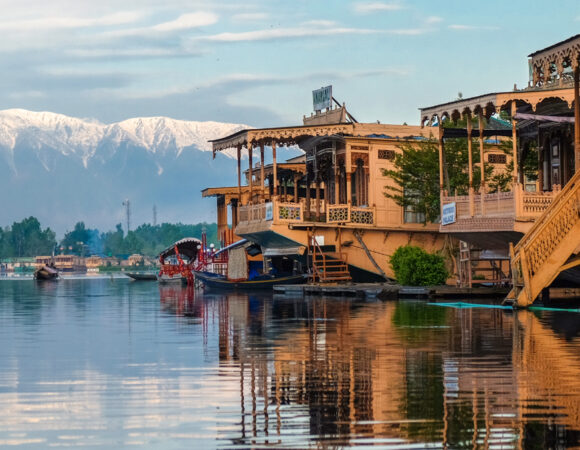 Srinagar Tour Guide