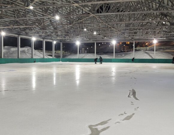 Ice Skating in Gulmarg