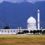 Famous Tourist Places in Kashmir