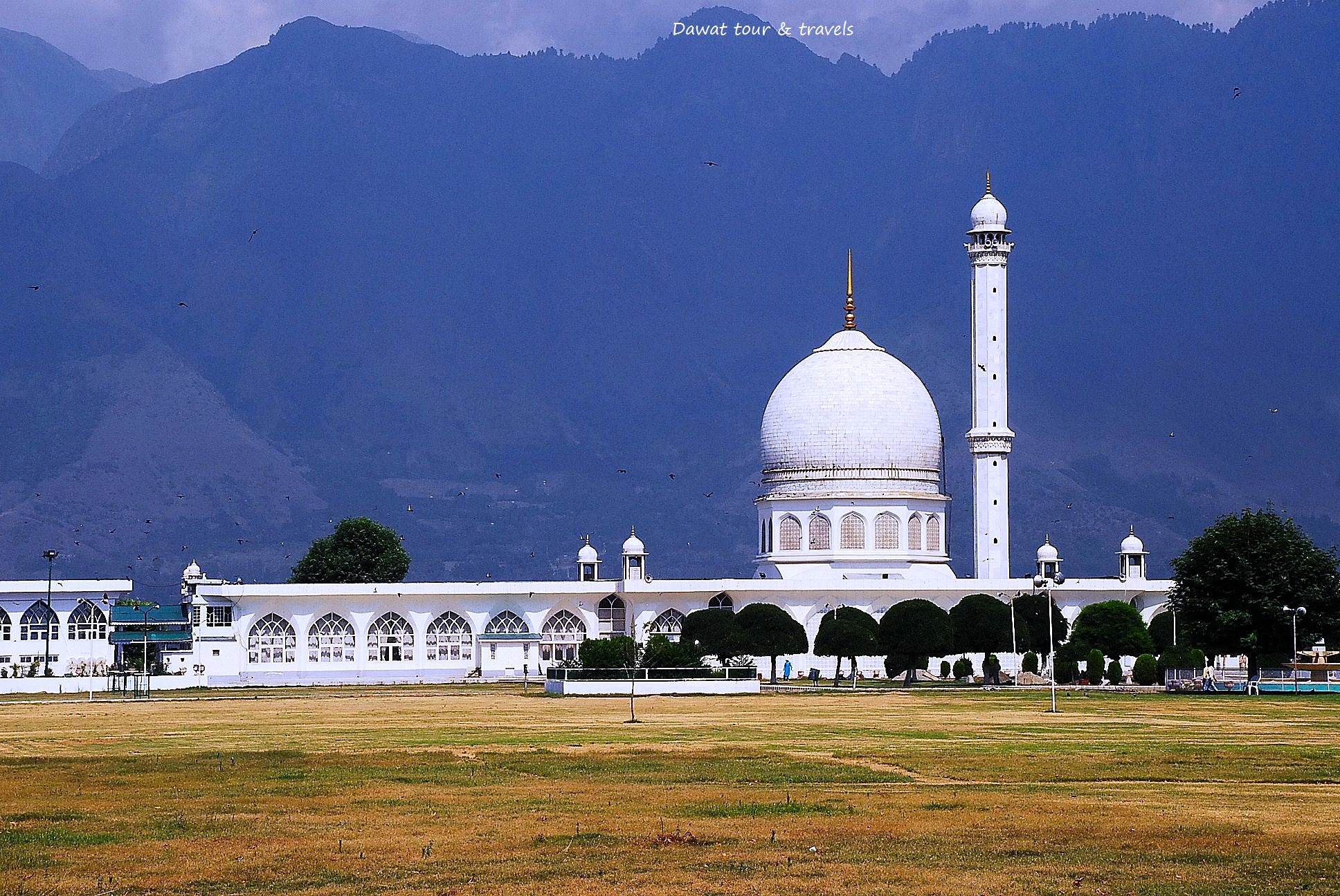 Famous Tourist Places in Kashmir