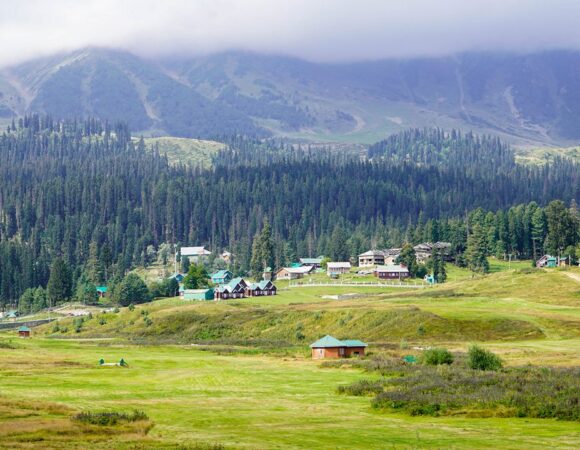 How to Reach Gulmarg from Srinagar