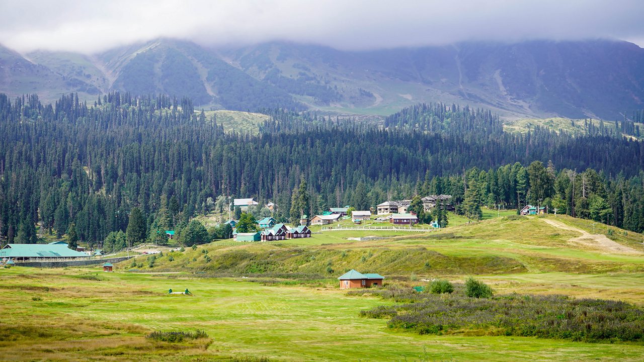 How to Reach Gulmarg from Srinagar