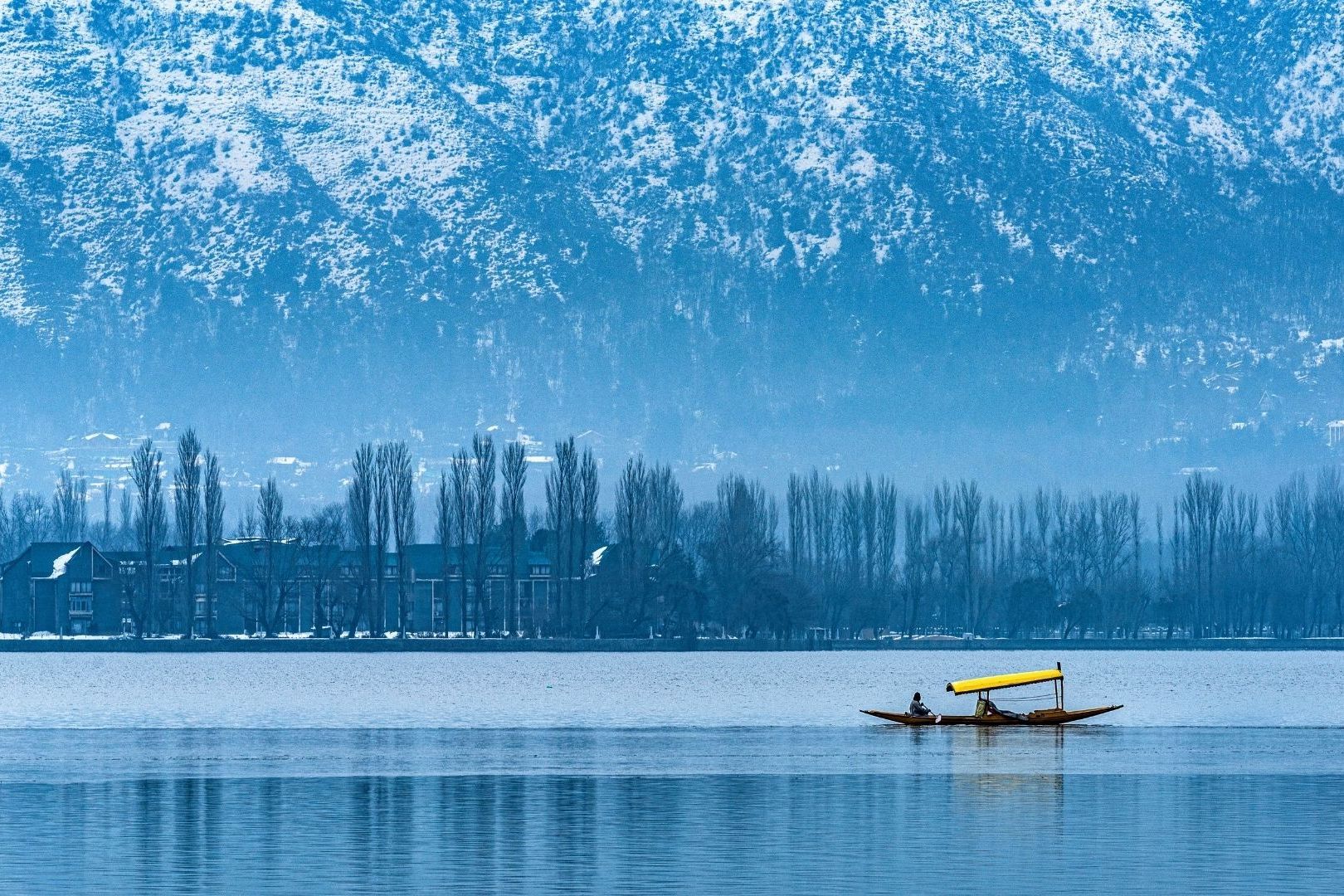 Srinagar in September golden wheels