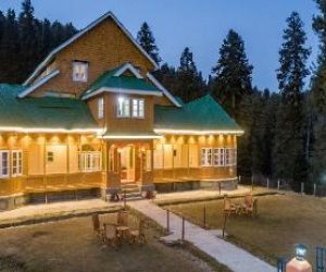 Gulmarg Ski Hill Resort golden wheels