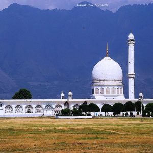 Famous Tourist Places in Kashmir