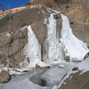 Lingti Waterfall golden wheels