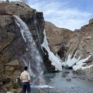 Lingti Waterfall golden wheels