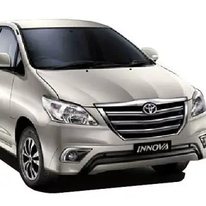 Toyota Innova Right Front Three Quarter 72626.webp