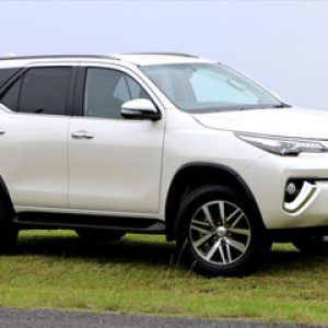 best cab service in srinagar golden wheels