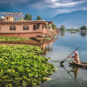 book houseboat in kashmir golden wheels