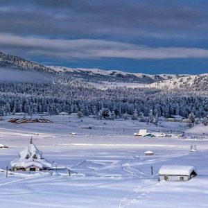 gulmarg in winter golden wheels