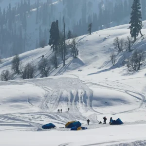 gulmarg in winter golden wheels