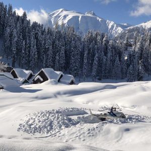 gulmarg in winter golden wheels