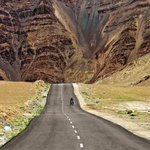 magnetic hill leh golden wheels